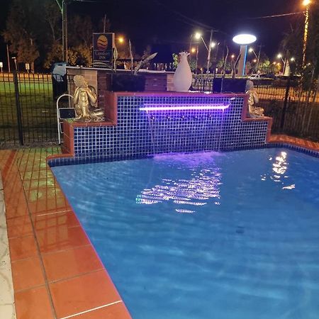 Country Plaza Motel Тари Экстерьер фото