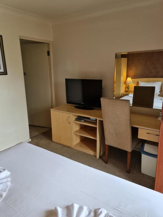 Country Plaza Motel Тари Экстерьер фото