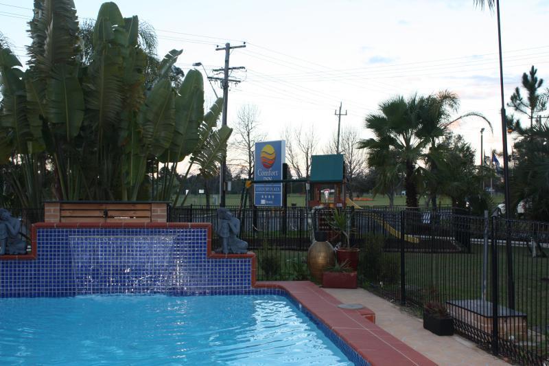 Country Plaza Motel Тари Экстерьер фото