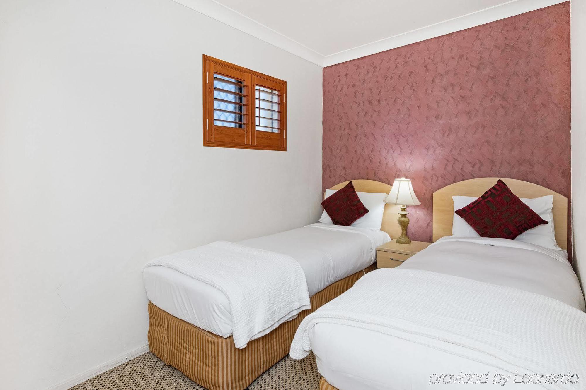 Country Plaza Motel Тари Экстерьер фото