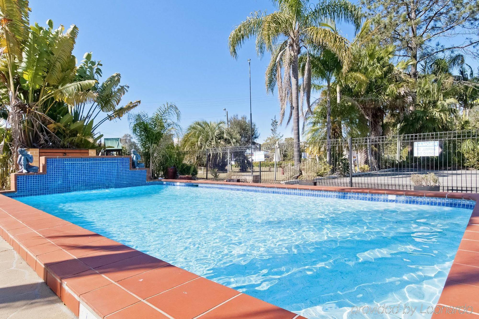 Country Plaza Motel Тари Экстерьер фото